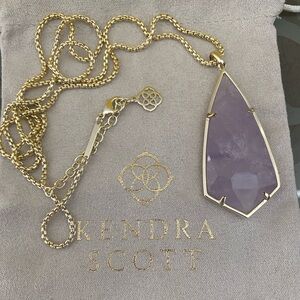 Kendra Scott Carole light purple crystal stone with gold tone chain. Excellent!